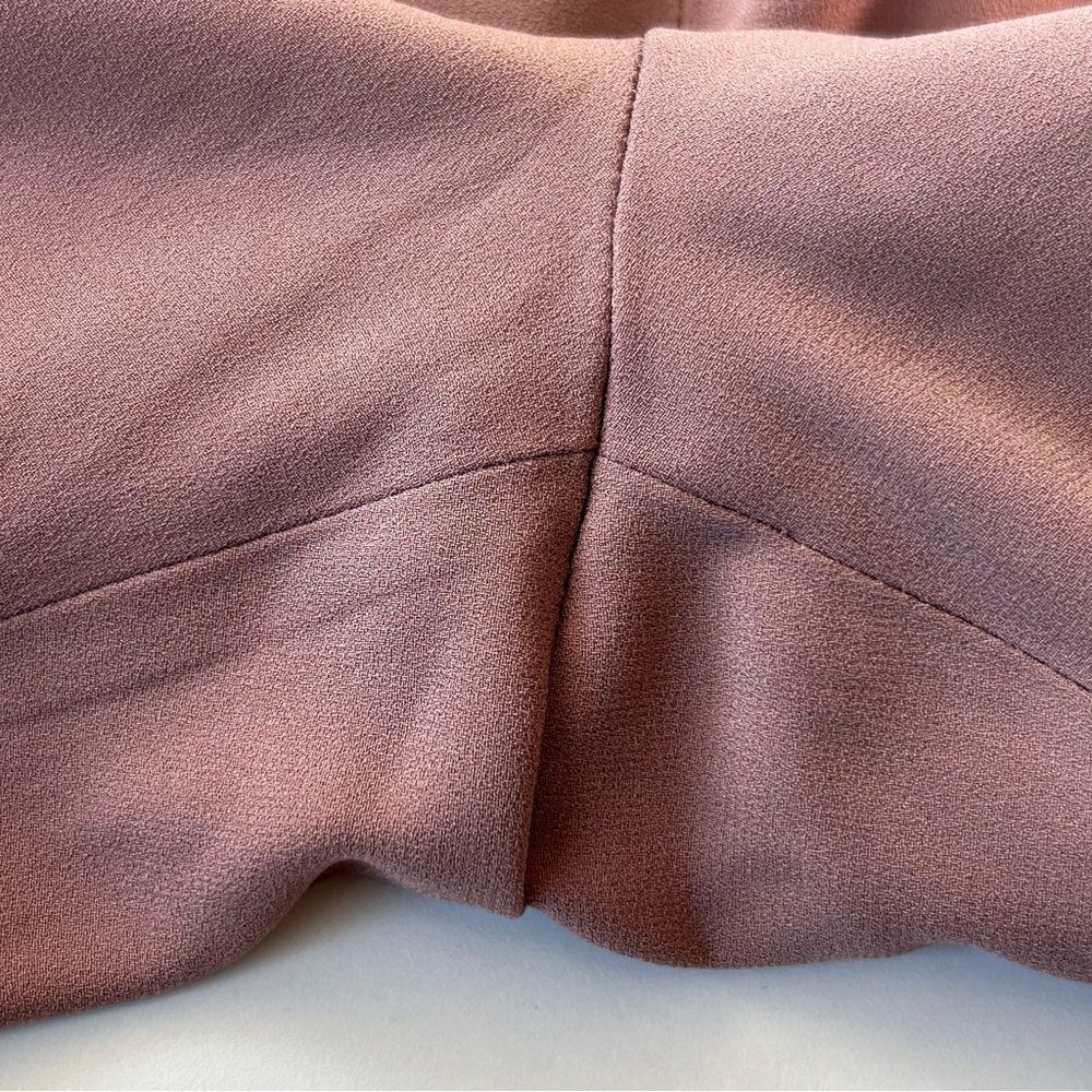 Aritzia Women’s Trousers in Dusty Rose - Picture 3 of 13